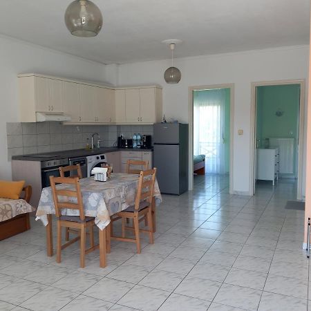The Twelve In Iraklitsa Apartment Nea Iraklitsa Екстериор снимка