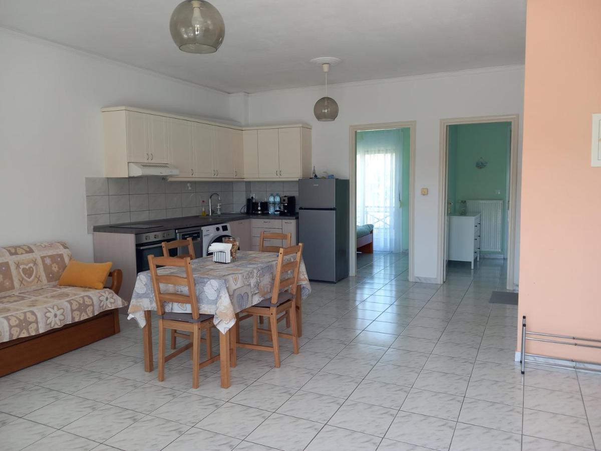 The Twelve In Iraklitsa Apartment Nea Iraklitsa Екстериор снимка