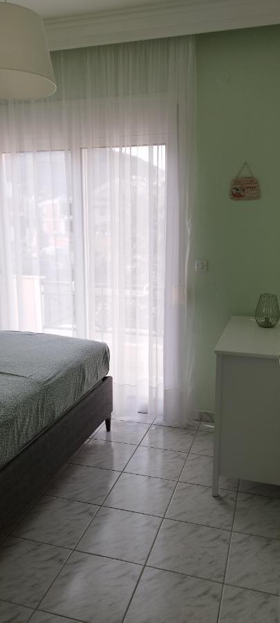 The Twelve In Iraklitsa Apartment Nea Iraklitsa Екстериор снимка